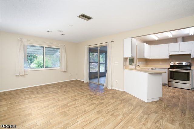 1318 SE 14th ST, Cape Coral, FL 33990