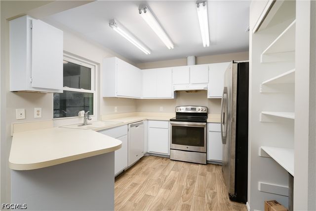 1318 SE 14th ST, Cape Coral, FL 33990