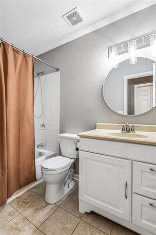 1101 NW 72nd Street, Kansas City, MO 64118