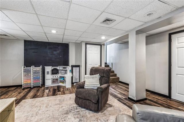 1101 NW 72nd Street, Kansas City, MO 64118