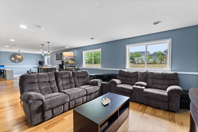 697 Eagle Lake Road S, Big Lake, MN 55309