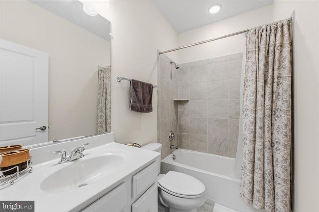6195 CAMERONS FERRY DR, Haymarket, VA 20169