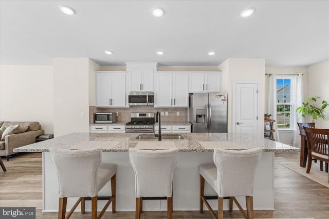 6195 CAMERONS FERRY DR, Haymarket, VA 20169