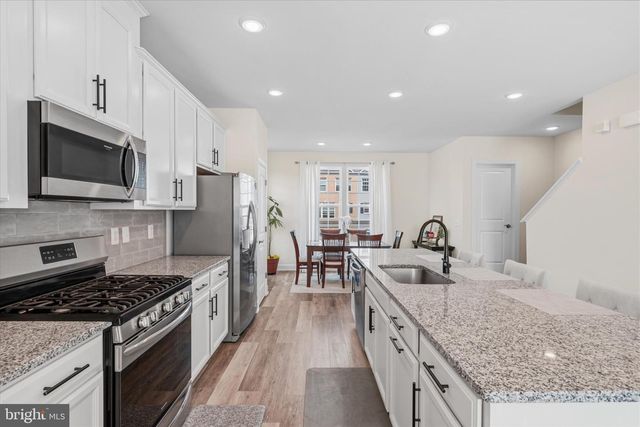 6195 CAMERONS FERRY DR, Haymarket, VA 20169