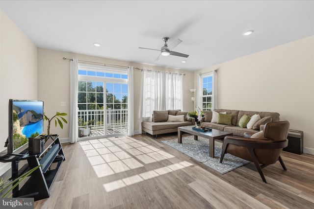 6195 CAMERONS FERRY DR, Haymarket, VA 20169