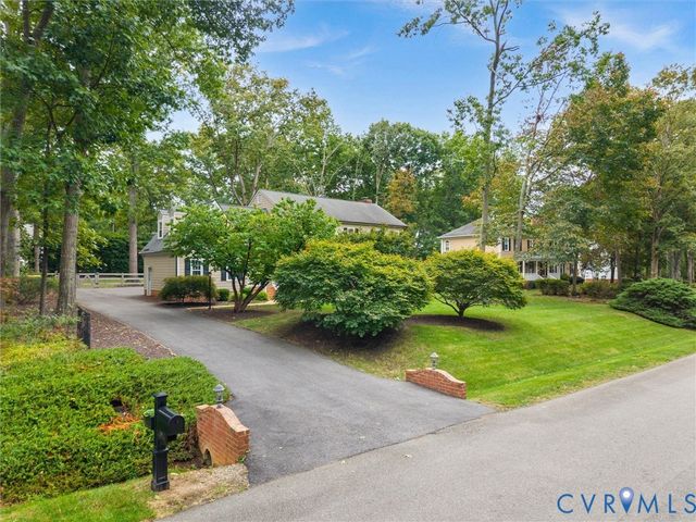 2361 Edgeview Ln, Midlothian, VA 23113