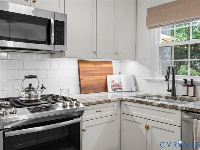 2361 Edgeview Ln, Midlothian, VA 23113