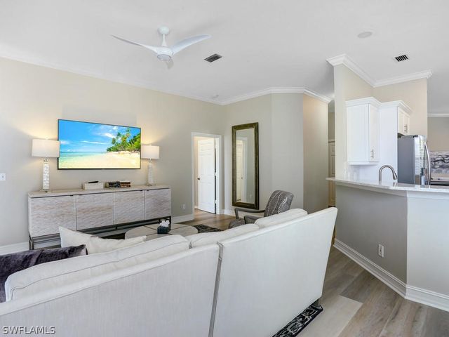 1051 Egrets Walk CIR 7-201, Naples, FL 34108
