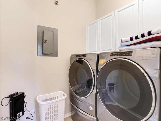 1051 Egrets Walk CIR 7-201, Naples, FL 34108