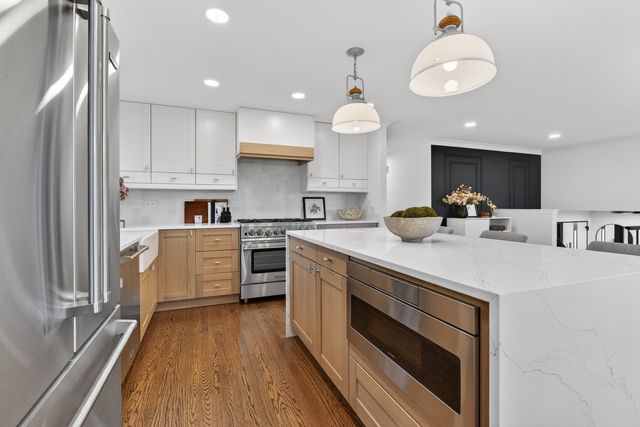 1338 Radcliffe Lane, Schaumburg, IL 60193