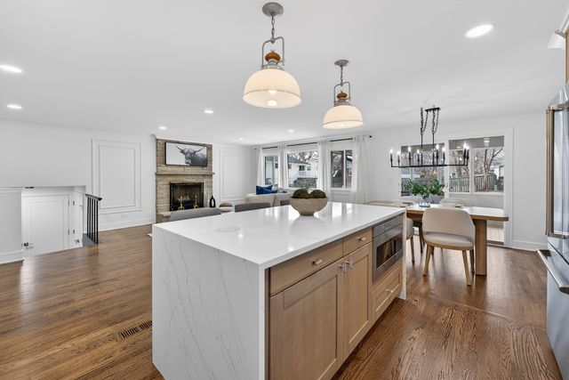 1338 Radcliffe Lane, Schaumburg, IL 60193