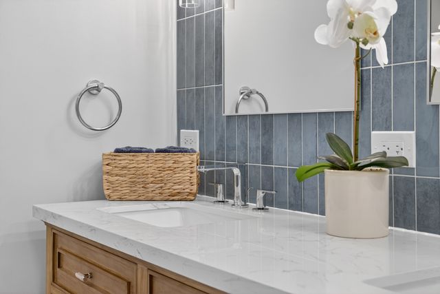 1338 Radcliffe Lane, Schaumburg, IL 60193