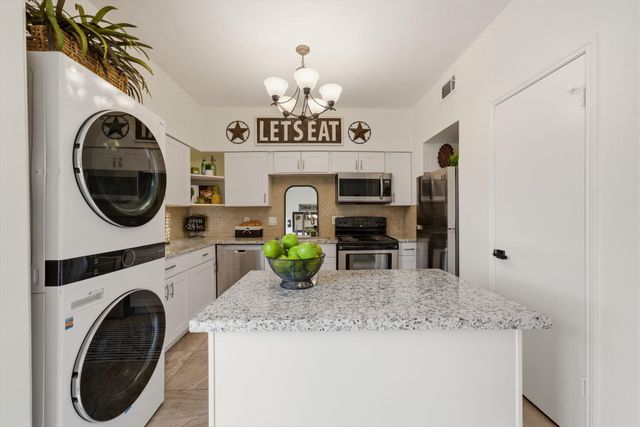 2100 Tanglewilde Street 750, Houston, TX 77063