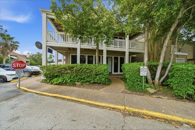 2100 Tanglewilde Street 750, Houston, TX 77063