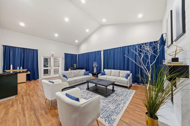 2100 Tanglewilde Street 750, Houston, TX 77063