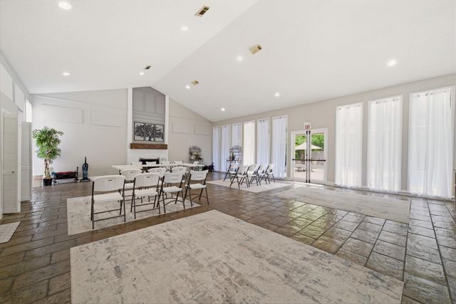 2100 Tanglewilde Street 750, Houston, TX 77063