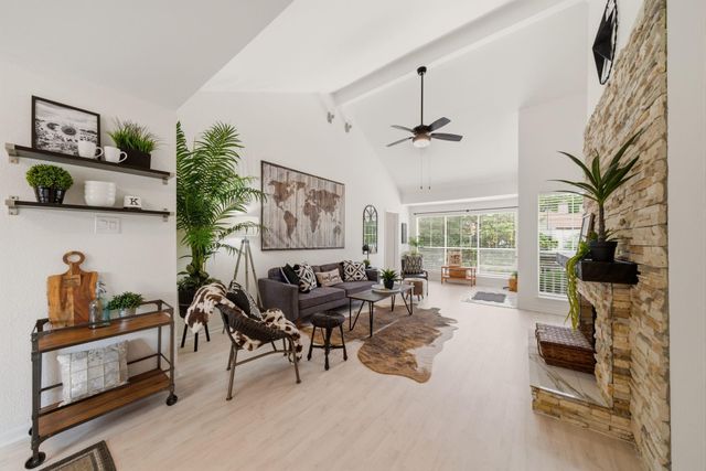 2100 Tanglewilde Street 750, Houston, TX 77063