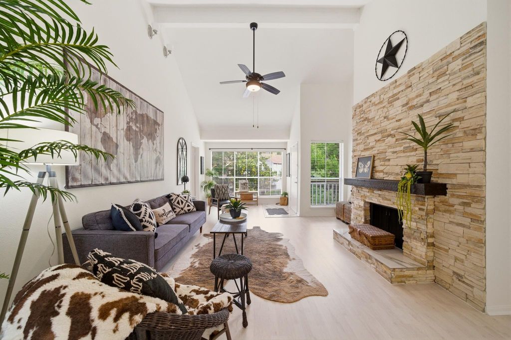 2100 Tanglewilde Street 750, Houston, TX 77063