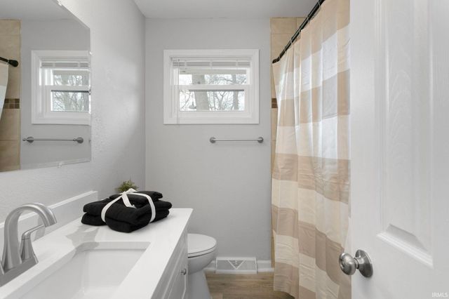 19280 Dresden Drive, South Bend, IN 46637