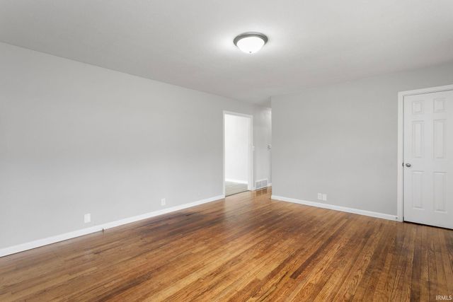 19280 Dresden Drive, South Bend, IN 46637