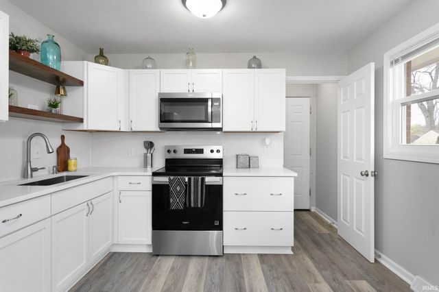 19280 Dresden Drive, South Bend, IN 46637