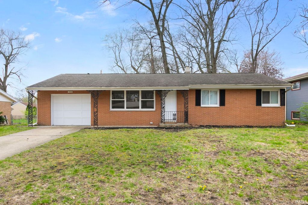 19280 Dresden Drive, South Bend, IN 46637