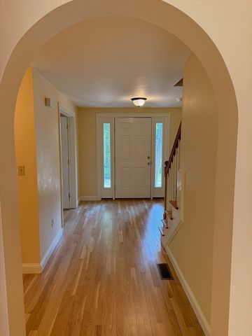 132 Central St, North Reading, MA 01864