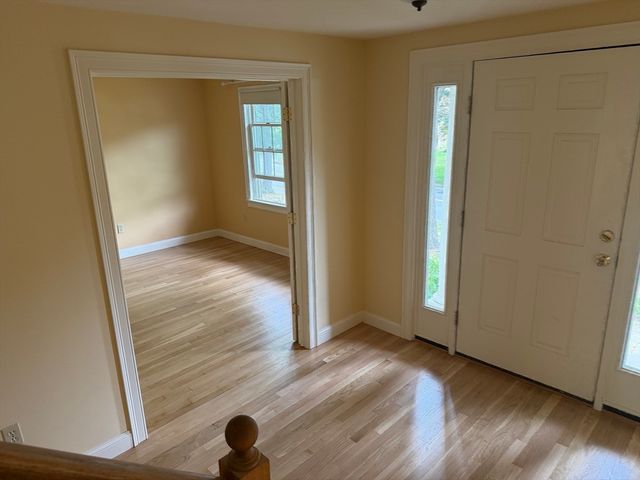 132 Central St, North Reading, MA 01864