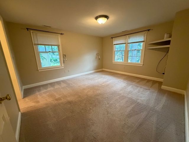 132 Central St, North Reading, MA 01864