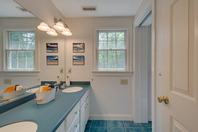 132 Central St, North Reading, MA 01864
