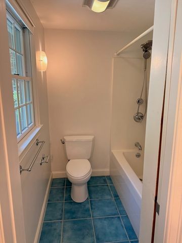 132 Central St, North Reading, MA 01864