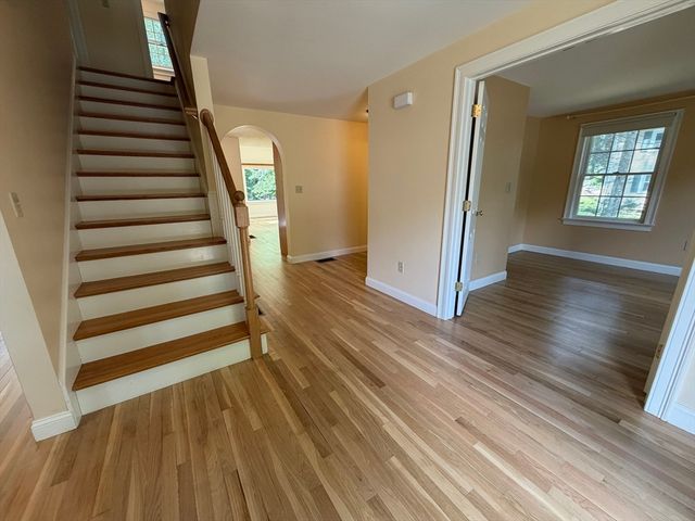 132 Central St, North Reading, MA 01864