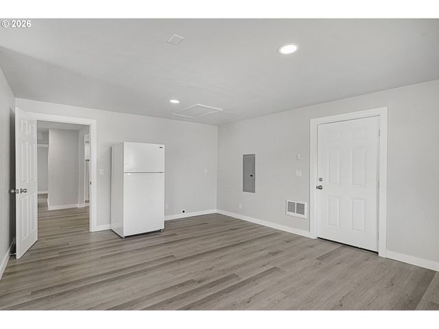 256 DOUGLAS St, Longview, WA 98632