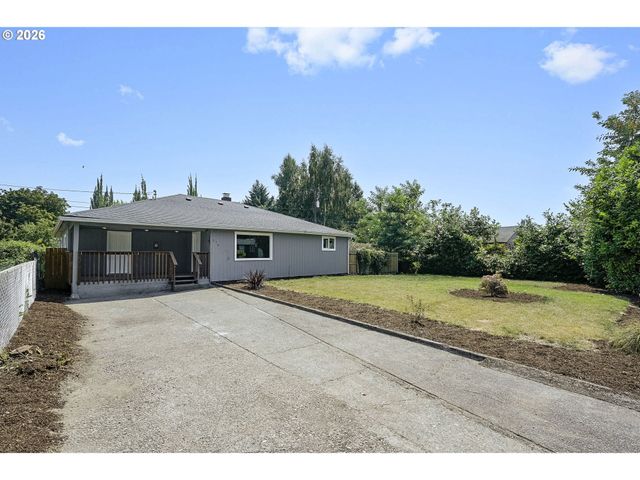 256 DOUGLAS St, Longview, WA 98632
