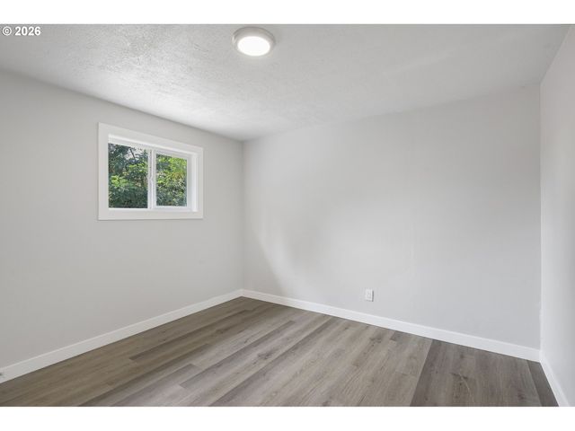 256 DOUGLAS St, Longview, WA 98632