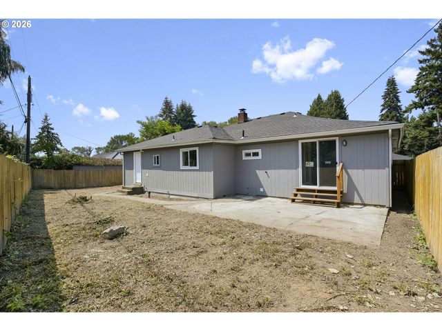 256 DOUGLAS St, Longview, WA 98632