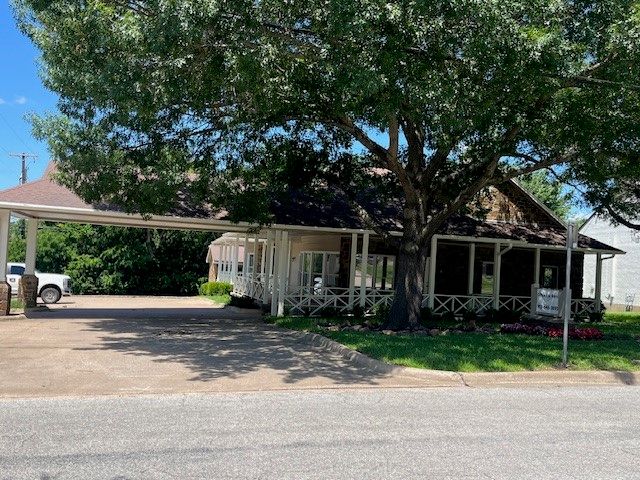 300 N Bryant Avenue, Sherman, TX 75090