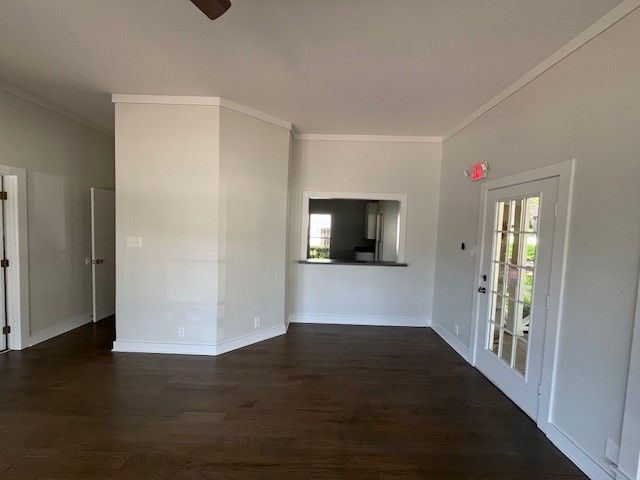 300 N Bryant Avenue, Sherman, TX 75090