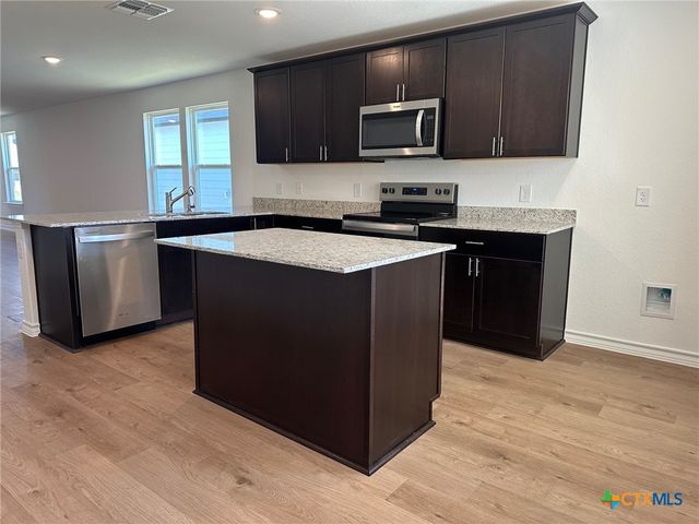 936 Heartseed Avenue, New Braunfels, TX 78130