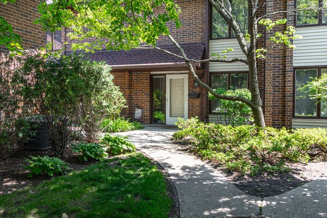1071 Deerfield Place, Highland Park, IL 60035