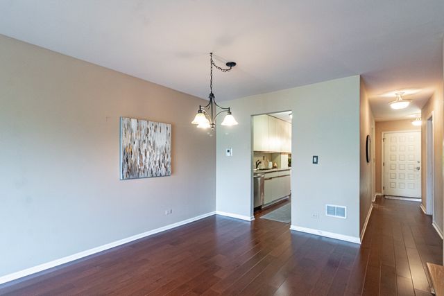 1071 Deerfield Place, Highland Park, IL 60035