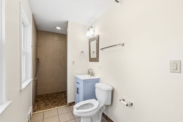 8222 Springfield Avenue, Skokie, IL 60076