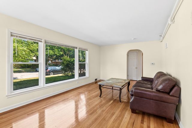 8222 Springfield Avenue, Skokie, IL 60076
