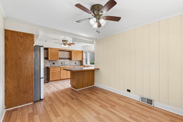 8222 Springfield Avenue, Skokie, IL 60076