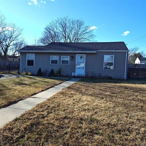 620 Michigan Avenue, Bellport, NY 11713