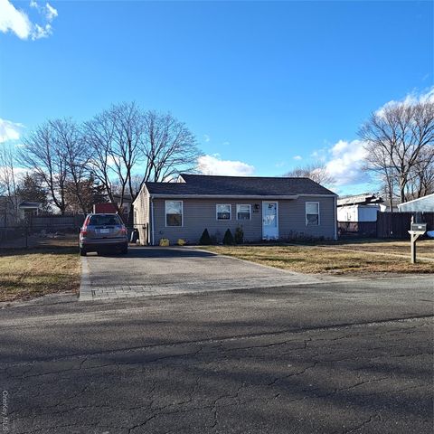 620 Michigan Avenue, Bellport, NY 11713