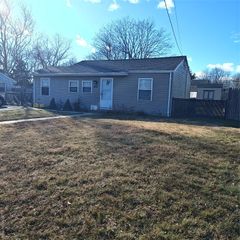 620 Michigan Avenue, Bellport, NY 11713