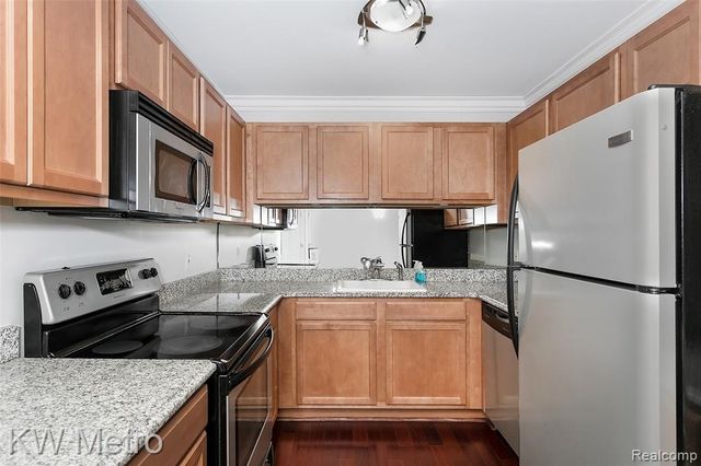 2309 Walton Boulevard 32, Rochester Hills, MI 48309