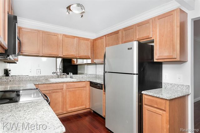 2309 Walton Boulevard 32, Rochester Hills, MI 48309
