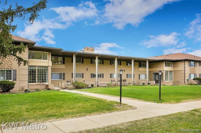 2309 Walton Boulevard 32, Rochester Hills, MI 48309